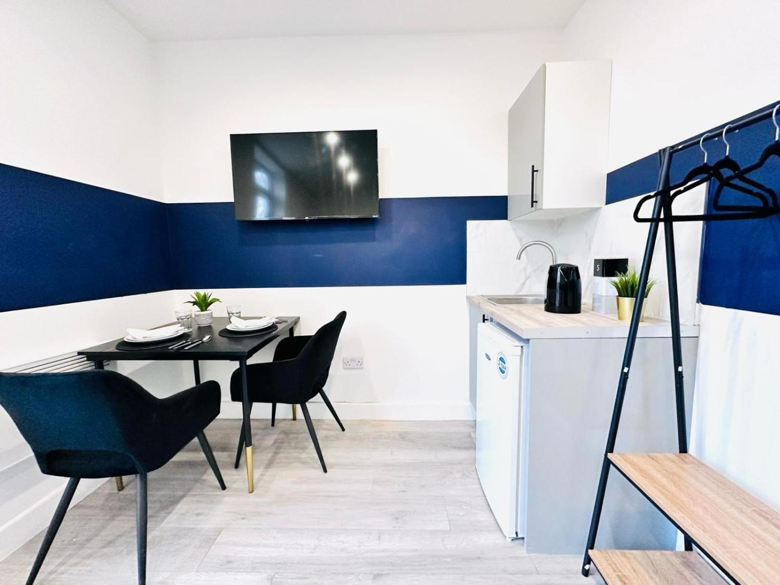London 58 Blue House City Center Studio, Top Spot 外观 照片