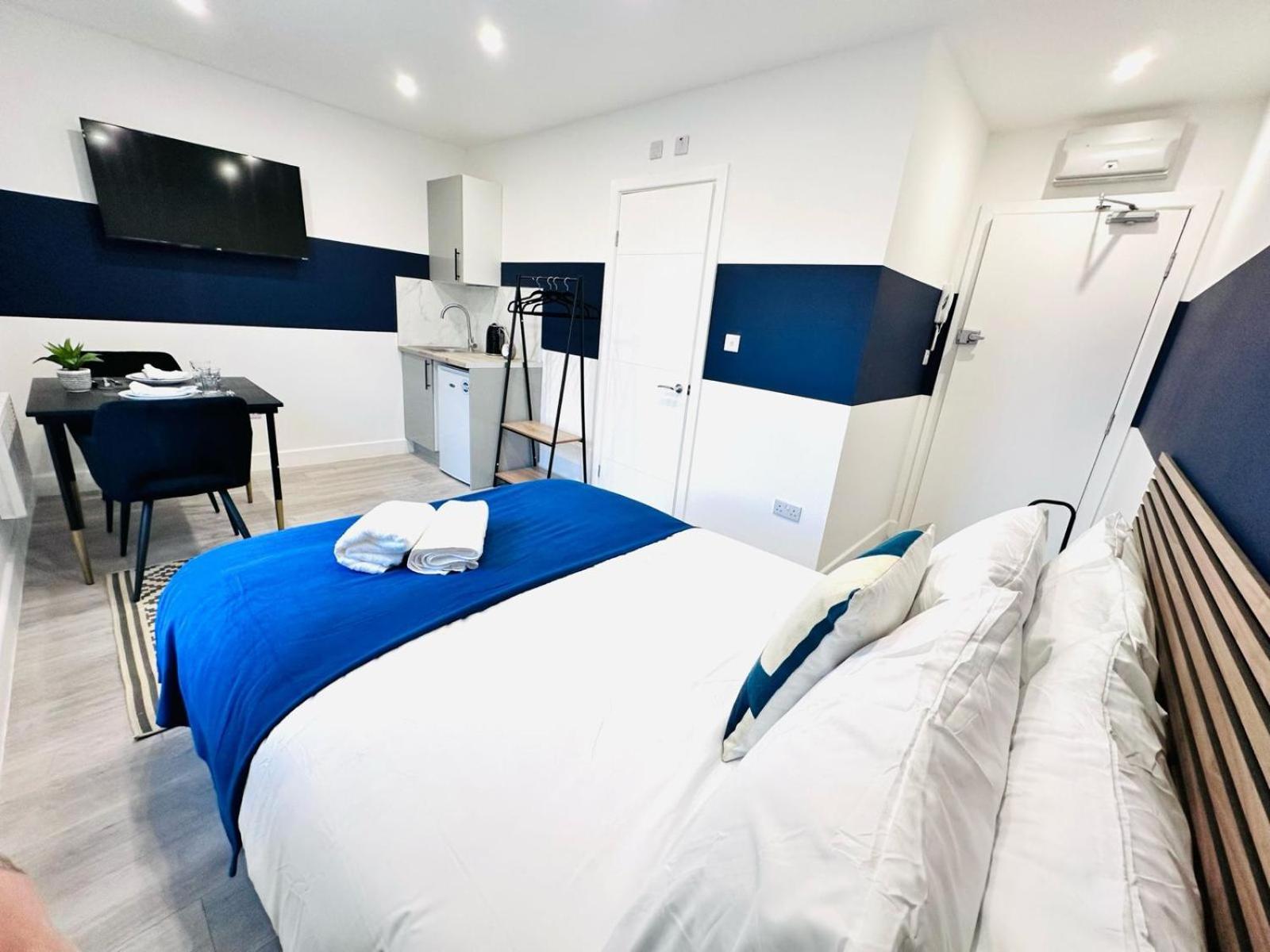 London 58 Blue House City Center Studio, Top Spot 外观 照片