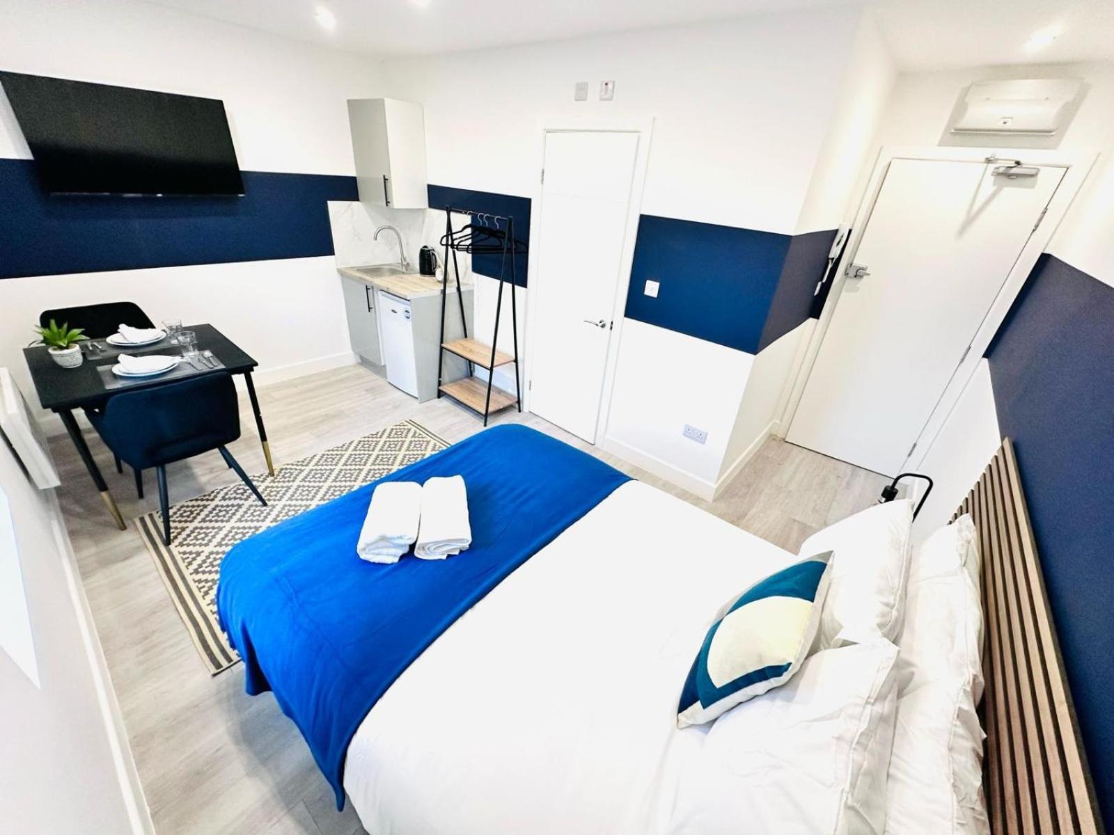 London 58 Blue House City Center Studio, Top Spot 外观 照片