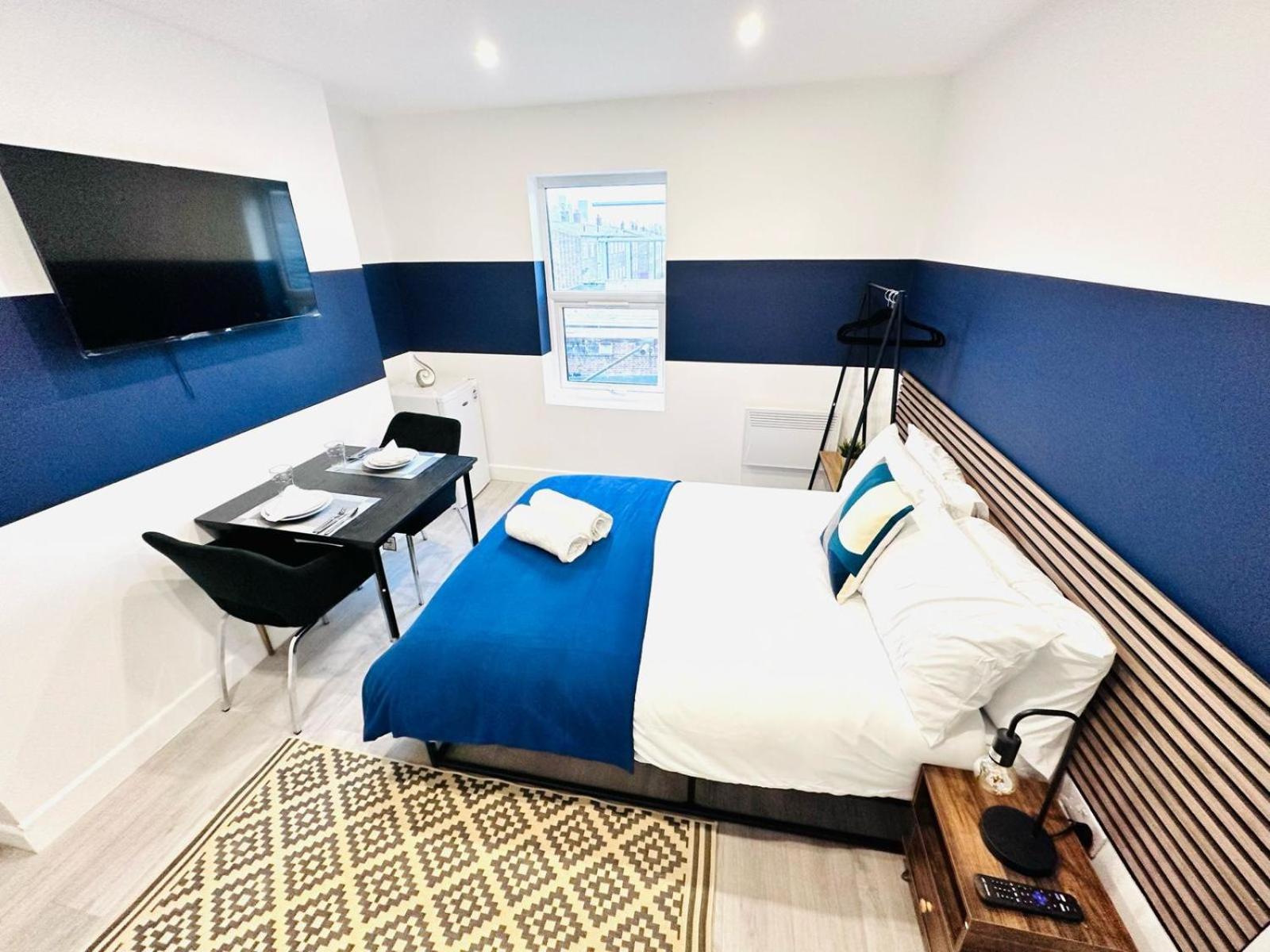 London 58 Blue House City Center Studio, Top Spot 外观 照片