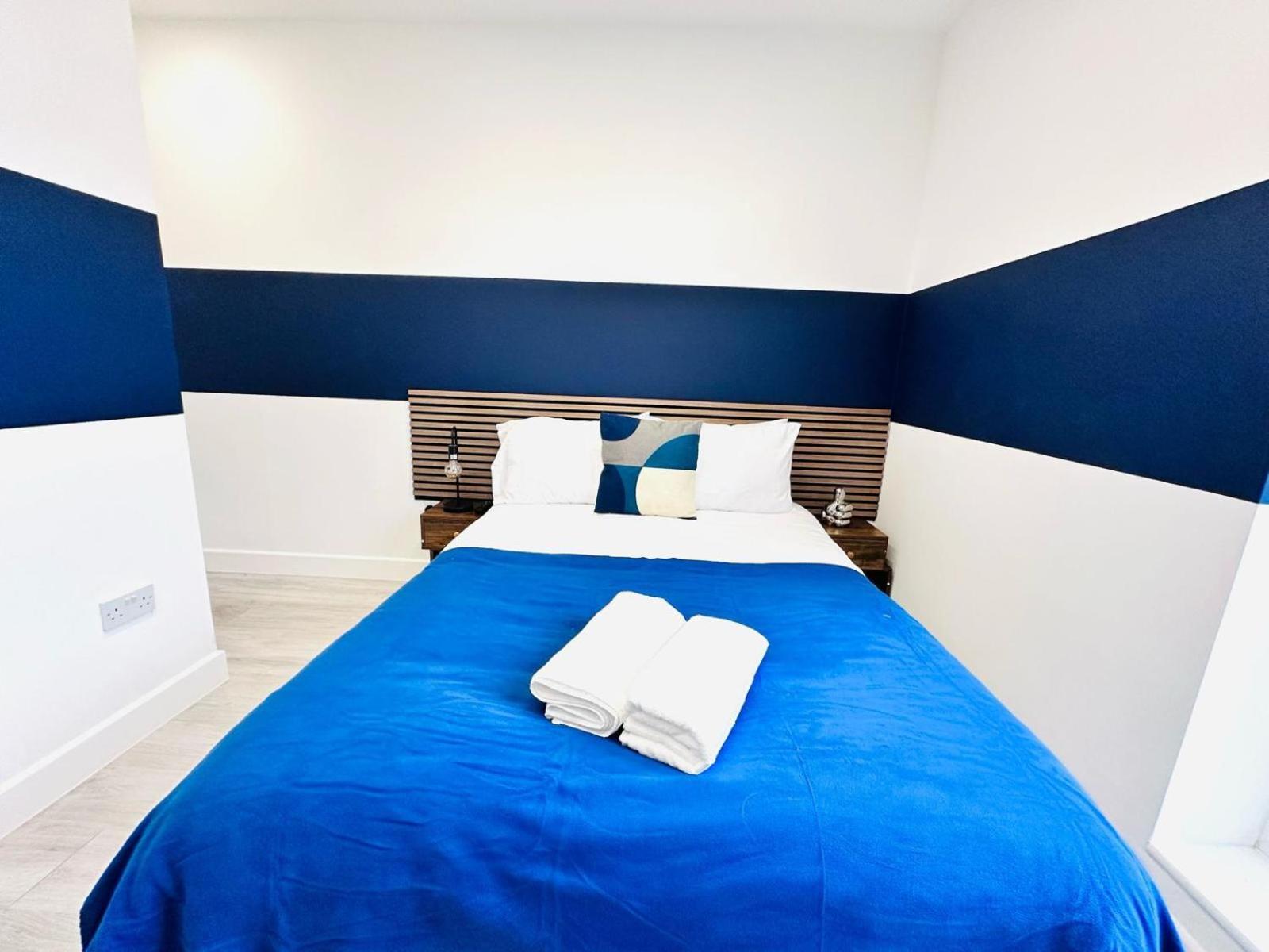 London 58 Blue House City Center Studio, Top Spot 外观 照片