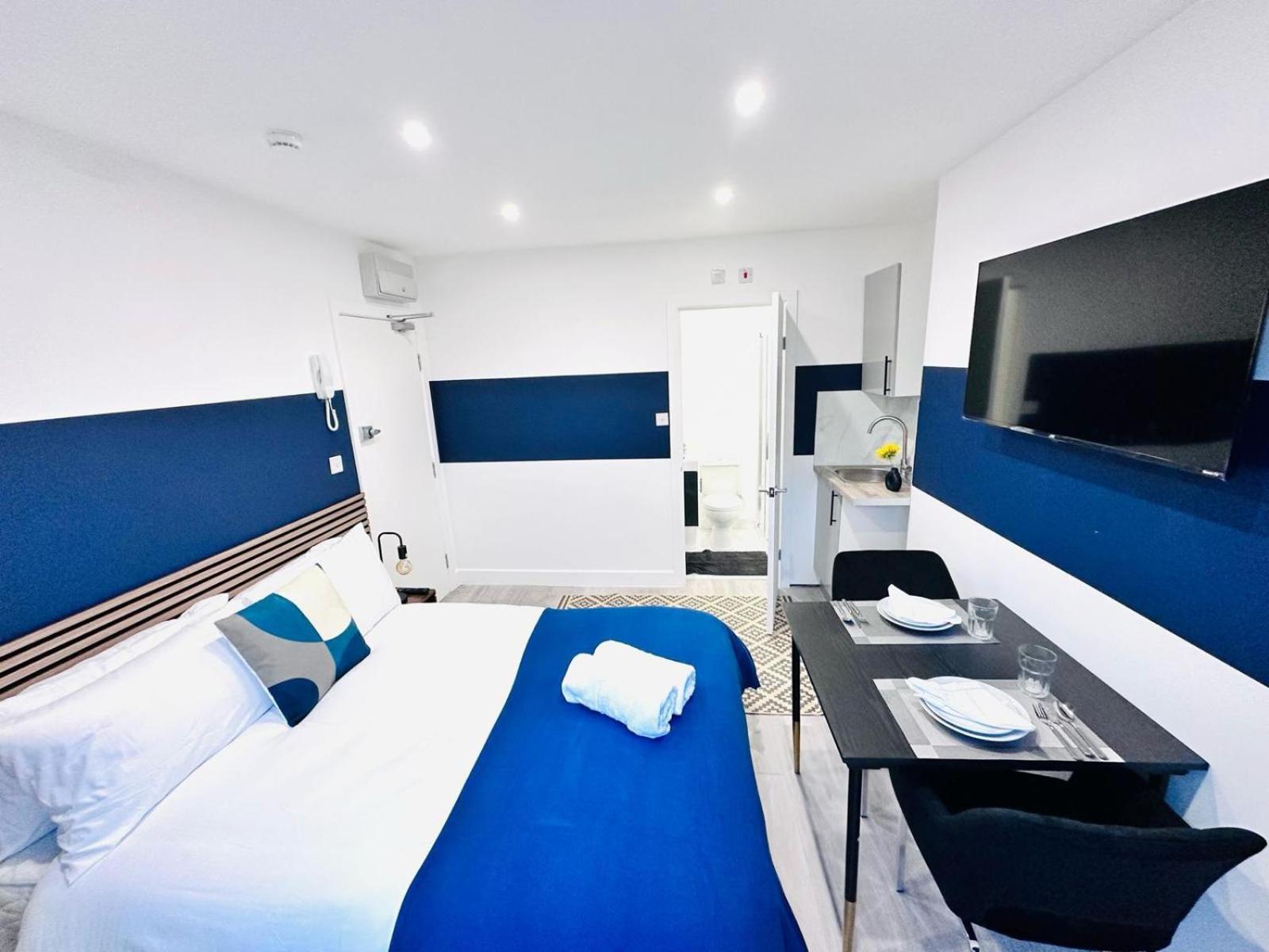 London 58 Blue House City Center Studio, Top Spot 外观 照片