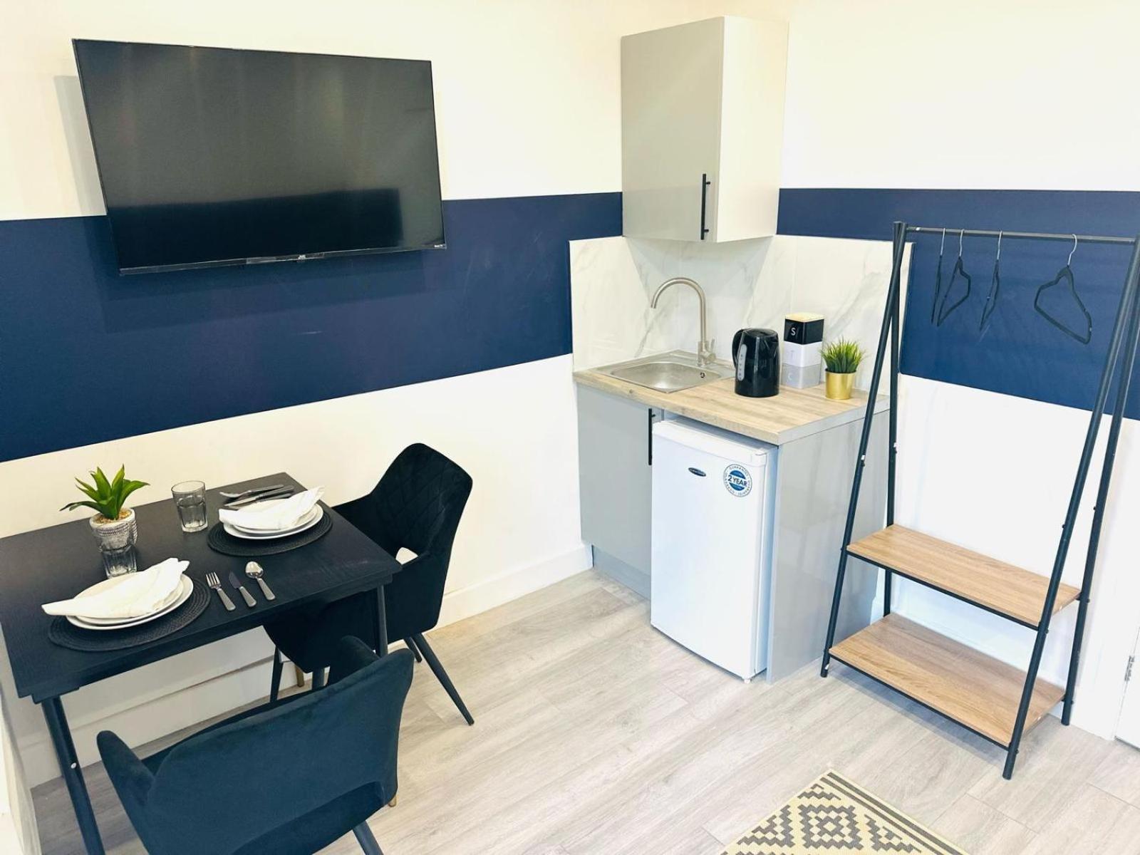 London 58 Blue House City Center Studio, Top Spot 外观 照片