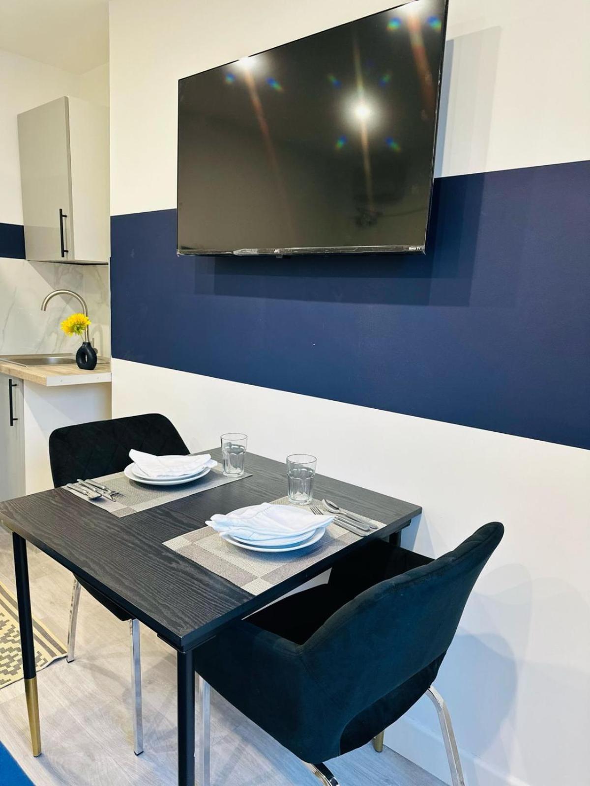 London 58 Blue House City Center Studio, Top Spot 外观 照片